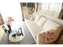 サロン ド ボーテ ラーンジュ 岐阜店(salon de beaut'e L'ange)/ゆったりくつろげる待合スペース