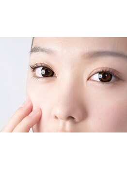 ナチュラル上品な目元にしたい