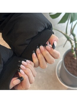 ムーイ 外苑前(mooi.)/black french