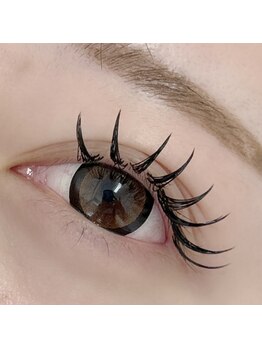ドットアイサロン(.i salon)の写真/通常のボリュームラッシュよりも自然な仕上がりのダブルフラットラッシュで、自まつ毛を太く濃く華やかに。