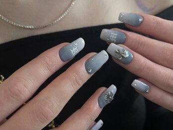 ハチイチイチサン(8113)/グラデーション