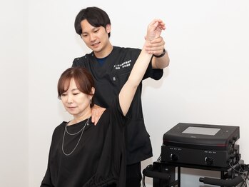 よしおか鍼灸整骨院/肩の施術