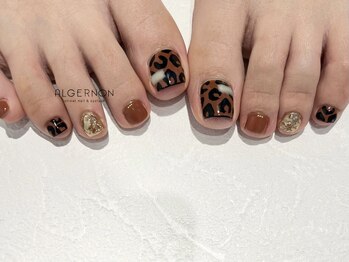 アルジャーノン リトリート(ALGERNON retreat)/ヒョウ柄ネイル