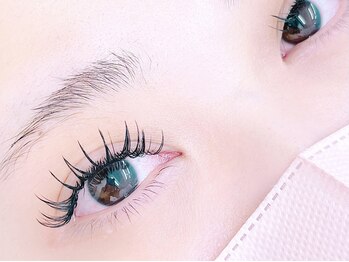 Lashure Eyelash & Eyebrow Salon【5/1　OPEN（予定）】の写真/フラットラッシュで物足りない方に◎ダブルフラット、バインドロックがおすすめ♪