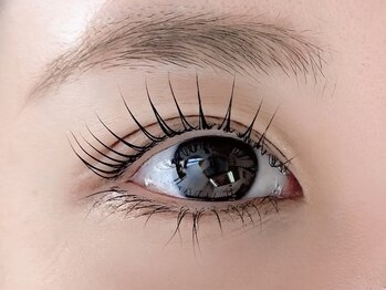 エマ あべの(emma)の写真/《まつげでお顔の印象を上品faceに》ナチュラルメイクが映える目元★骨格に合わせた自然な仕上がりに◎