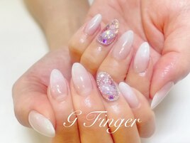 白グラデ×ビジューネイル♪