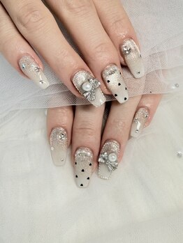 クレア(QLEA)の写真/【持ち込みデザイン&ストーンつけ放題コース】ワンホンネイル/韓国ネイル 豊富なカラーとパーツで再現度◎