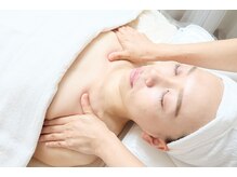 リボーン(Reborn)/デコルテケア