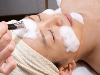 アンベリール(embellir)の写真/くすみや乾燥、ごわつき、毛穴の開き、大人ニキビなどの肌トラブルにお悩みではありませんか？