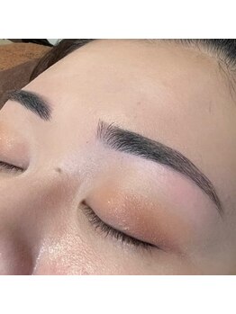 ビューステージ アイブロウサロン 岡山/平行アーチ!