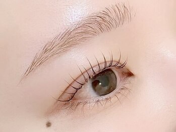 サンクリュクス 名駅店(CINQ LUXE)の写真/やり過ぎ感のない印象的な目元♪ナチュラル人気No.1【最新まつ毛パーマ¥5500/フラットラッシュ120本¥6500】