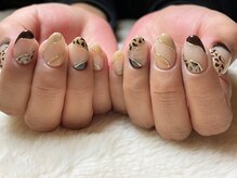 サロンドフォーエイチ(salon de 4H)/シンプルブロッキングネイル☆