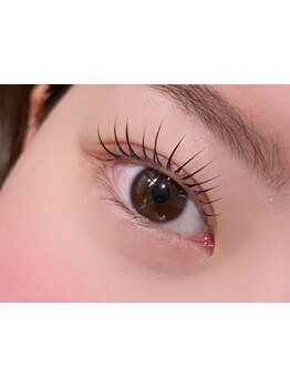 ナチュラル上品な目元にしたい