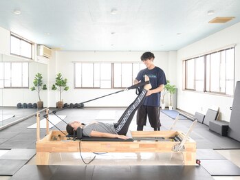 フロウプレイス(flowplace)の写真/【館林駅東口1分】青空のような開放感あるスタジオでのオーダーメイドピラティスであなただけの整い方を。