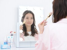 毛穴塾の雰囲気（下地、ドライヤー、ストレートアイロン完備しております♪）