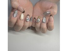 クレヴィア(Crevia)/ムーンネイル