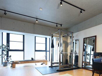 フィットフィースト(FiT FEAST)/ピラティス×筋トレ×美容整体