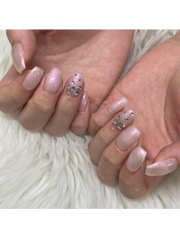 ネイルアンドアイラッシュスタジオ シュシュ(chouchou)/ストーンアート・シンプルネイル