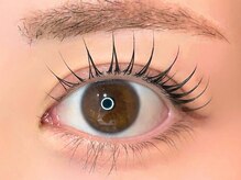 【パリジェンヌラッシュリフト】“根元から80°立ち上げて、まぶたの影までスッキリ。”