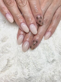 ネイルズ イルク(Nails Irk)/ドット