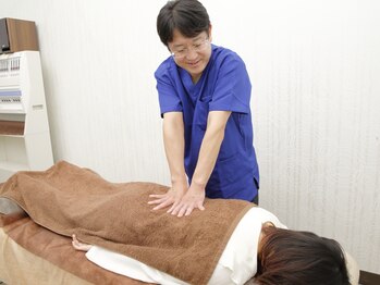 らいおんハート鍼灸整骨院 ダイエー海老名/腰部の施術