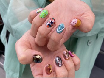 カーティシーネイルズ(curtisii NAILS)/ちぐはぐアート
