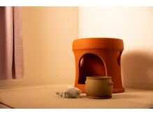 フェモア イリョウテイケイ 横浜関内店(Femmore)の雰囲気（《身体の芯からぽかぽか》遠赤外線効果の高い黄土座椅子を使用！）