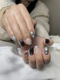 アート＋４本パーツネイル