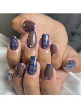 シン(XIINH)/チェックネイル