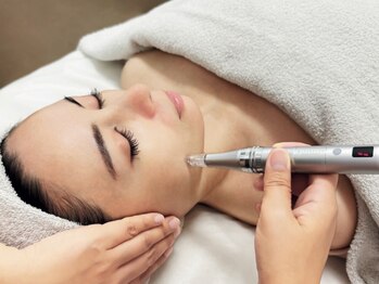 オン ザ スムース(ON THE SMOOOTH)の写真/【自然な小顔効果☆】天然由来のオーガニック成分でフェイスラインを徹底ケア◎初めての方にもオススメ♪