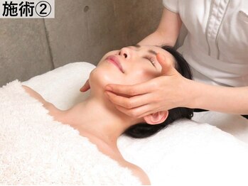 ラプリ 銀座店(Raplit)/施術2 お顔の下半分を矯正します