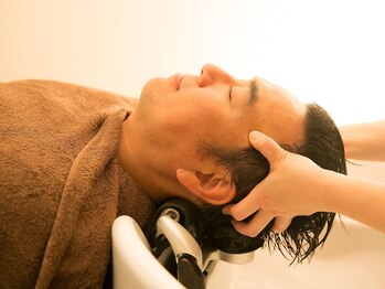 リスタ(Resta)の写真/頭皮をもみほぐしてすっきりした目元に♪日頃のPC疲れや首肩コリ、頭皮の汚れや髪のぱさつきまで解消★