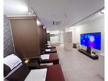 足ツボ一番 サンシャイン通り店の雰囲気（清潔感のある店内で本格台湾式足ツボマッサージを楽しめる♪）