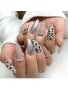 綺麗めレオパードネイル