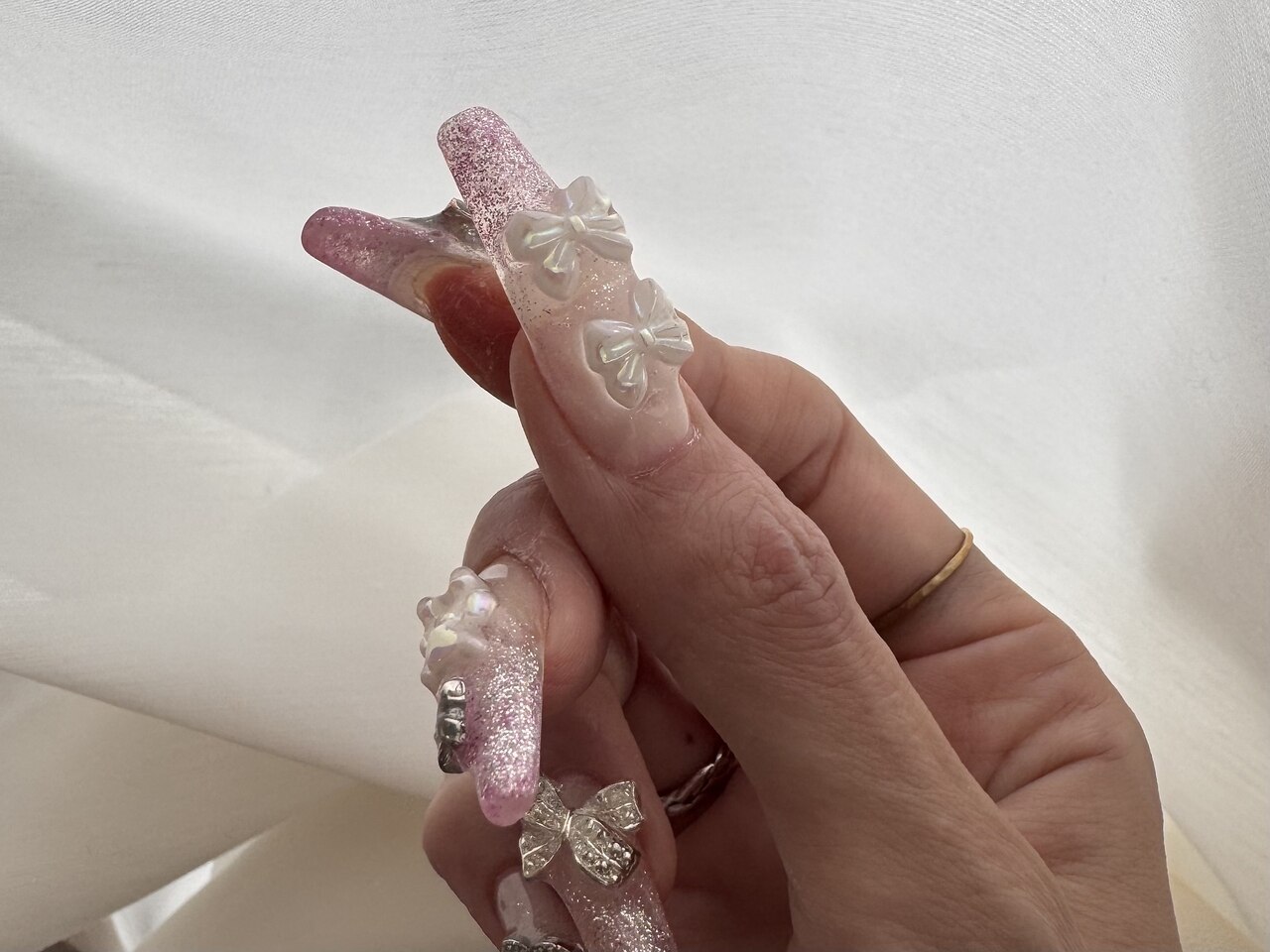 2026年夏トレンド】ラメグラデーション ハンド 春のネイルデザイン集
