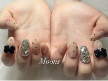 ムーンズ(Moon's)/