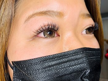 クラウン(CROWN)の写真/リーズナブルな価格でご提供!!【フラットマットラッシュ/パリジェンヌラッシュリフト】ブラウン3色変更無料