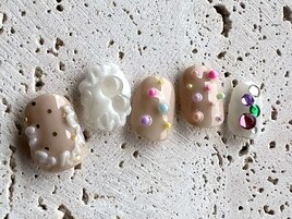 カラフルぽこぽこデザイン