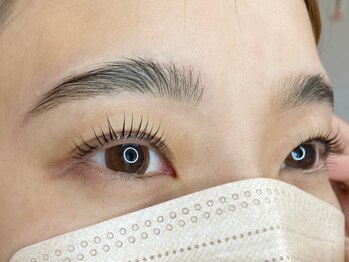 まつげエクステサロン クロエ(Chloe)/まつ毛パーマと眉毛の同時施術
