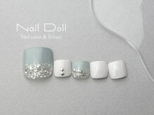 ネイルドール(Nail Doll)の雰囲気（フットデザインも一年を通して楽しめるようにサンプル多数あり♪）