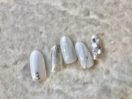 冬のホワイトネイル