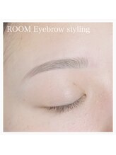 ルーム(ROOM)/平行アーチ眉