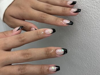 インザピンクリリー(in the pink LILY)/キラキラフレンチネイル