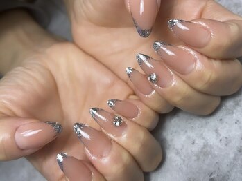 ディバネイル(Diva_nail.$)の写真/【美フォルムに定評あり◎】シンプル・ワンカラーが映える美フォルムで上品さが際立つ洗練された仕上がりに