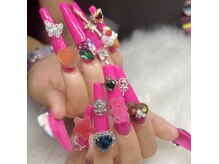 チュラブラン(CHULA&BLANC)の雰囲気（派手カワなパーツ多数！持ち込みパーツもOKよん◎）