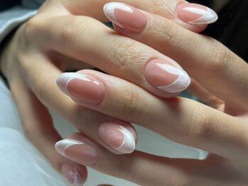 サロンドフォーエイチ(salon de 4H)/パールホワイトの大人フレンチ★