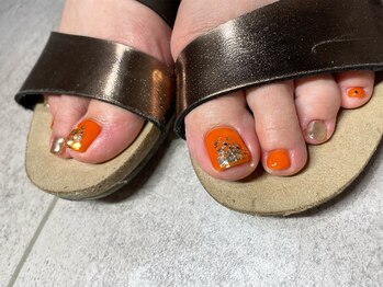 ミントリーフ バイ リート(Mint leaf by Reat)/オレンジゴールドラメネイル