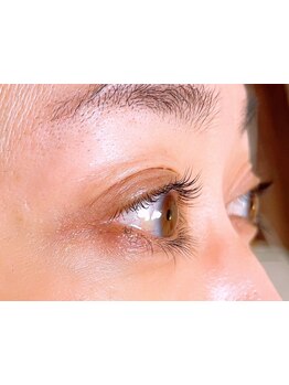 ナチュラル上品な目元にしたい