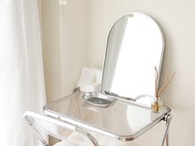 プレズィール 武庫之荘店(Plaisir)の雰囲気(ドレッサー完備、メイク直しもできます)