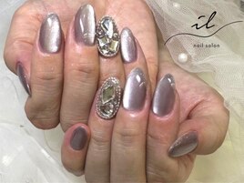 マグネット×ストーン囲みネイル